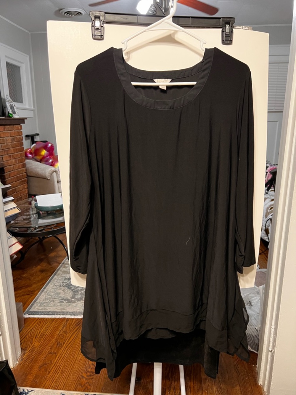 Black Women's Scoop Neck Long Sleeve Tunic Top